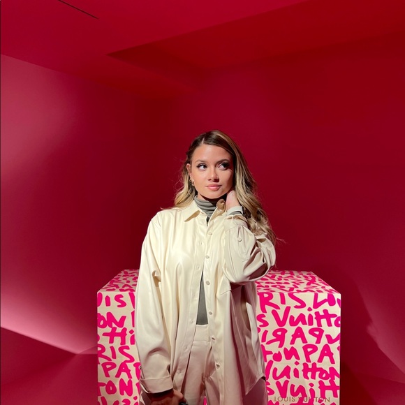 Meet your Posher, Giulia - Picture 1 of 1